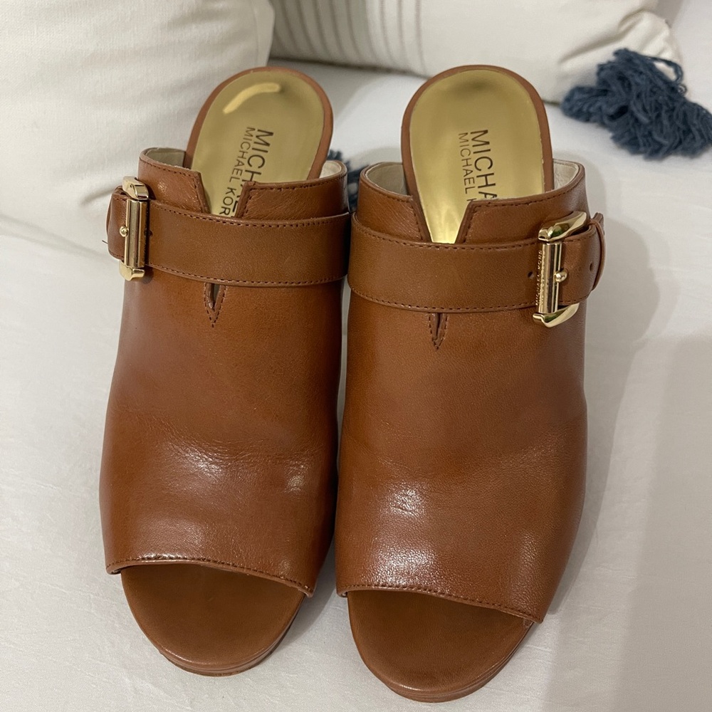 MK Heels w/Box - Picture 2 of 11